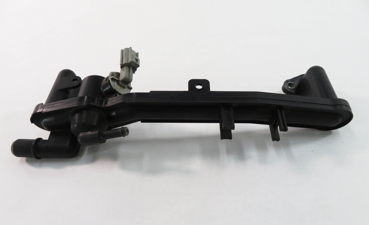 Thumbnail 7: 2006 RANGE ROVER SPORT (L320) 4.4L V8 ENGINE COOLANT CROSSOVER PIPE