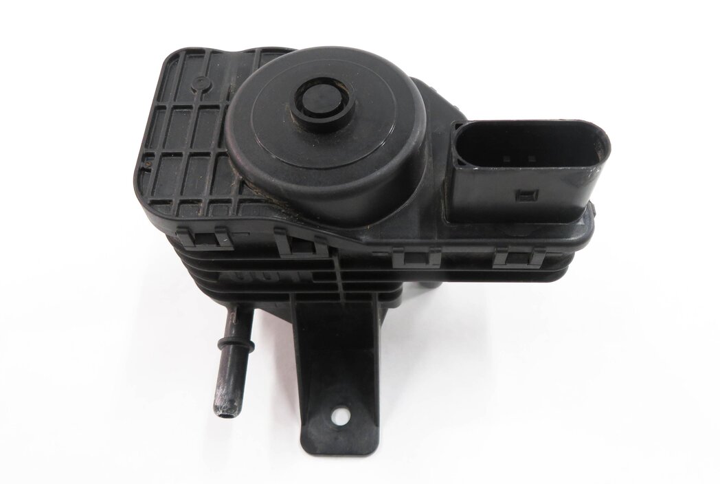 Thumbnail 2: 2010 BMW X5 (E70) DIESEL - EMISSION FLUID TRANSFER PUMP