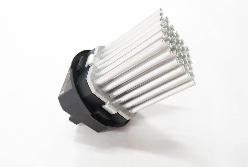 Thumbnail 3: 2010 BMW X5 (E70) REAR HEATER A/C BLOWER FAN MOTOR SPEED RESISTOR