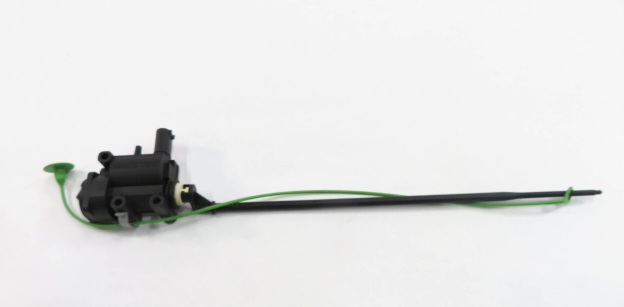 Thumbnail 2: 2010 BMW X5 (E70) FUEL TANK DOOR SERVO ACTUATOR MOTOR