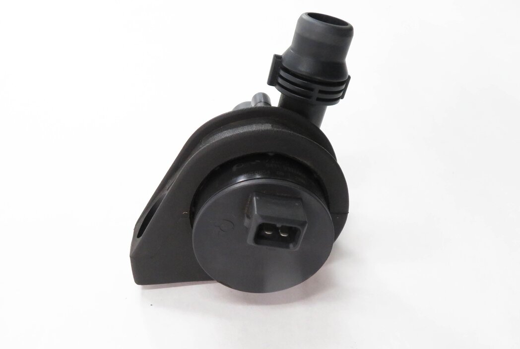Thumbnail 4: 2010 BMW X5 (E70) 3.0L M57Y DIESEL ENGINE - AUX AUXILIARY WATER COOLANT PUMP