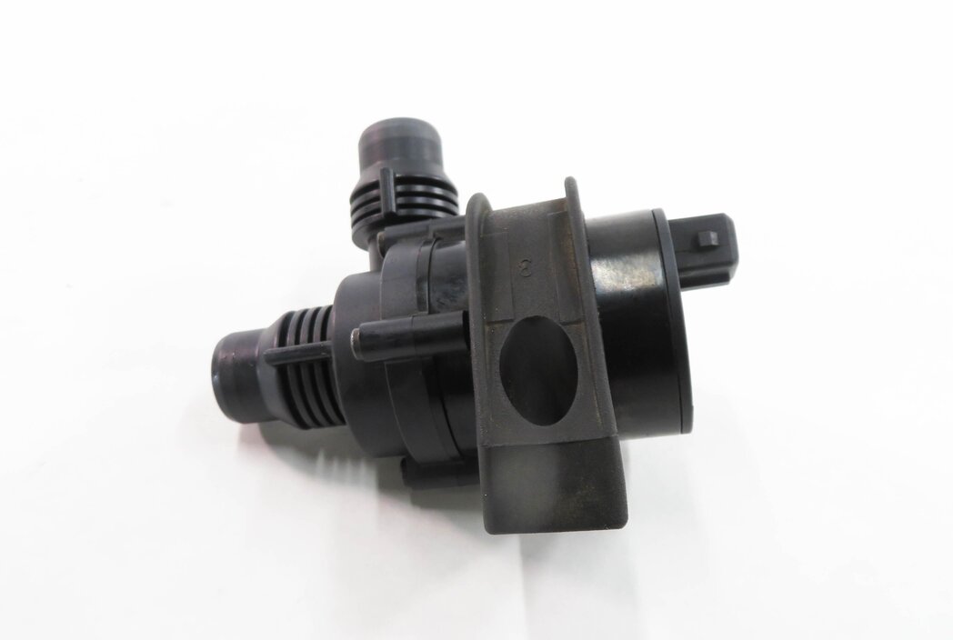 Thumbnail 7: 2010 BMW X5 (E70) 3.0L M57Y DIESEL ENGINE - AUX AUXILIARY WATER COOLANT PUMP