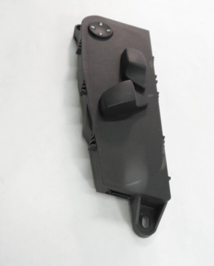 Thumbnail 4: 2007-2013 BMW X5 (E70) RIGHT FRONT PASSENGER POWER SEAT ADJUSTMENT SWITCH