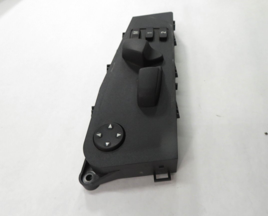 Thumbnail 2: 2010 BMW X5 (E70) LEFT FRONT DRIVER MEMORY SEAT CONTROL MODULE