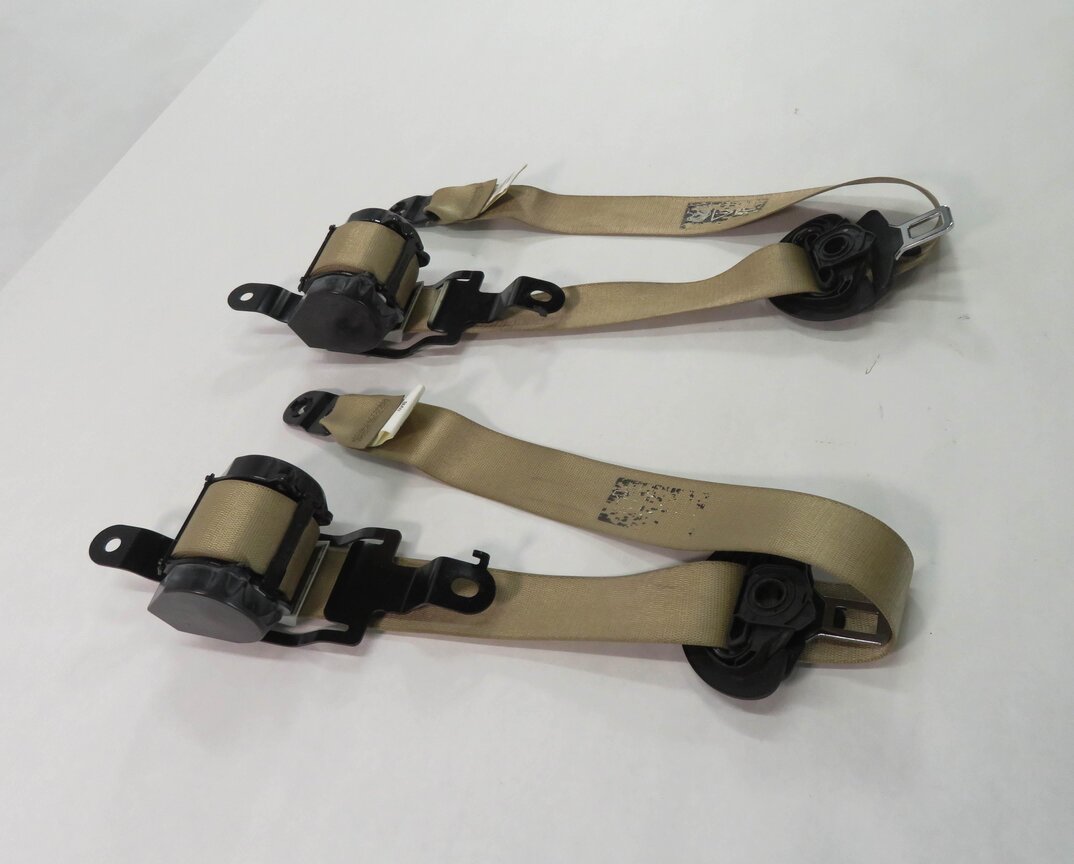 Thumbnail 3: 2010 BMW X5 (E70) LEFT & RIGHT REAR SECOND ROW SEATBELT RETRACTOR SET-2 (BEIGE)