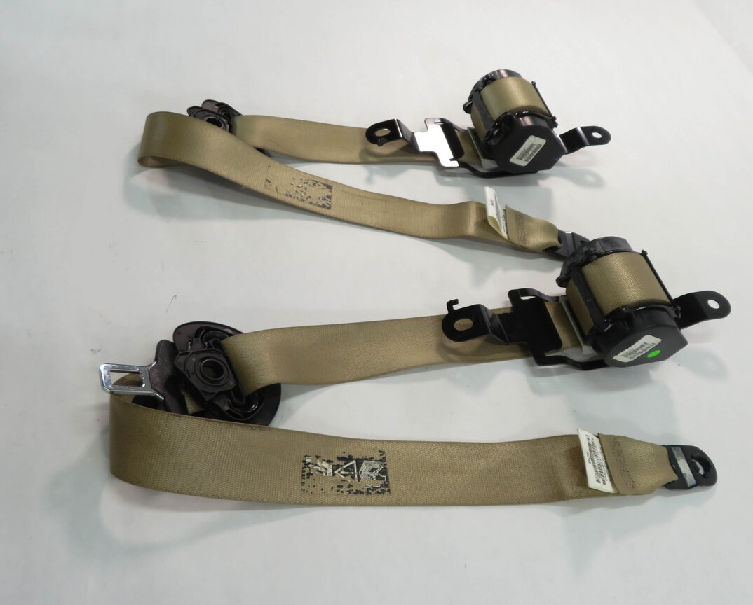 Thumbnail 4: 2010 BMW X5 (E70) LEFT & RIGHT REAR SECOND ROW SEATBELT RETRACTOR SET-2 (BEIGE)