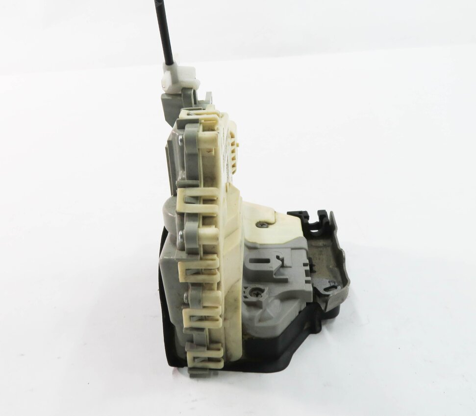Thumbnail 3: 2010-2019 AUDI / PORSCHE A4 S4 A5 S5 A6 Q3 Q5 Q7 TT 911 - RIGHT FRONT DOOR LATCH