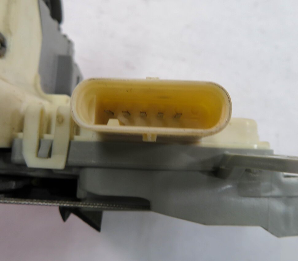 Thumbnail 7: 2010-2019 AUDI / PORSCHE A4 S4 A5 S5 A6 Q3 Q5 Q7 TT 911 - RIGHT FRONT DOOR LATCH