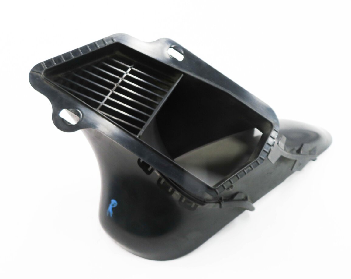 2014 PORSCHE CAYMAN S (981) RIGHT PASSENGER REAR ENGINE AIR INTAKE DUCT