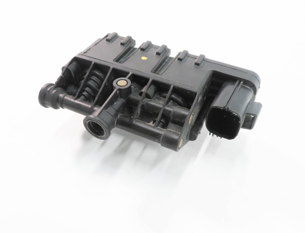 2006 RANGE ROVER (L322) AIR SUSPENSION VALVE BLOCK