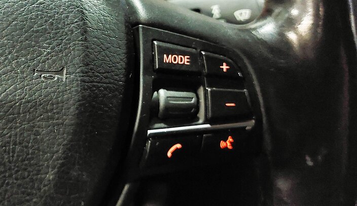 Thumbnail 3: 2010 BMW 750i (F01) STEERING SWITCH BUTTON SET-2