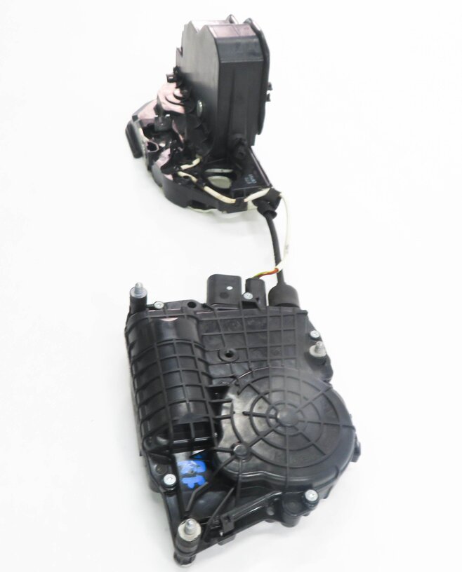 Thumbnail 4: 09-16 BMW 528i 535i 550i 750i 760i (F01 F10) RIGHT FRONT SOFT CLOSE DOOR LATCH
