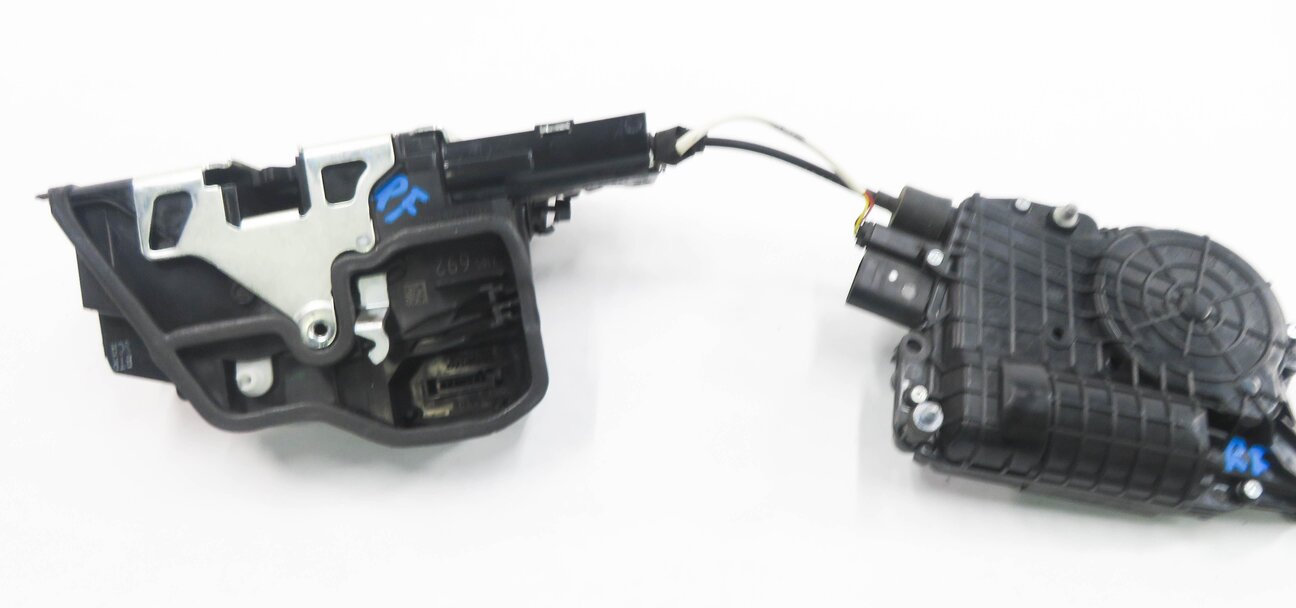 Thumbnail 7: 09-16 BMW 528i 535i 550i 750i 760i (F01 F10) RIGHT FRONT SOFT CLOSE DOOR LATCH
