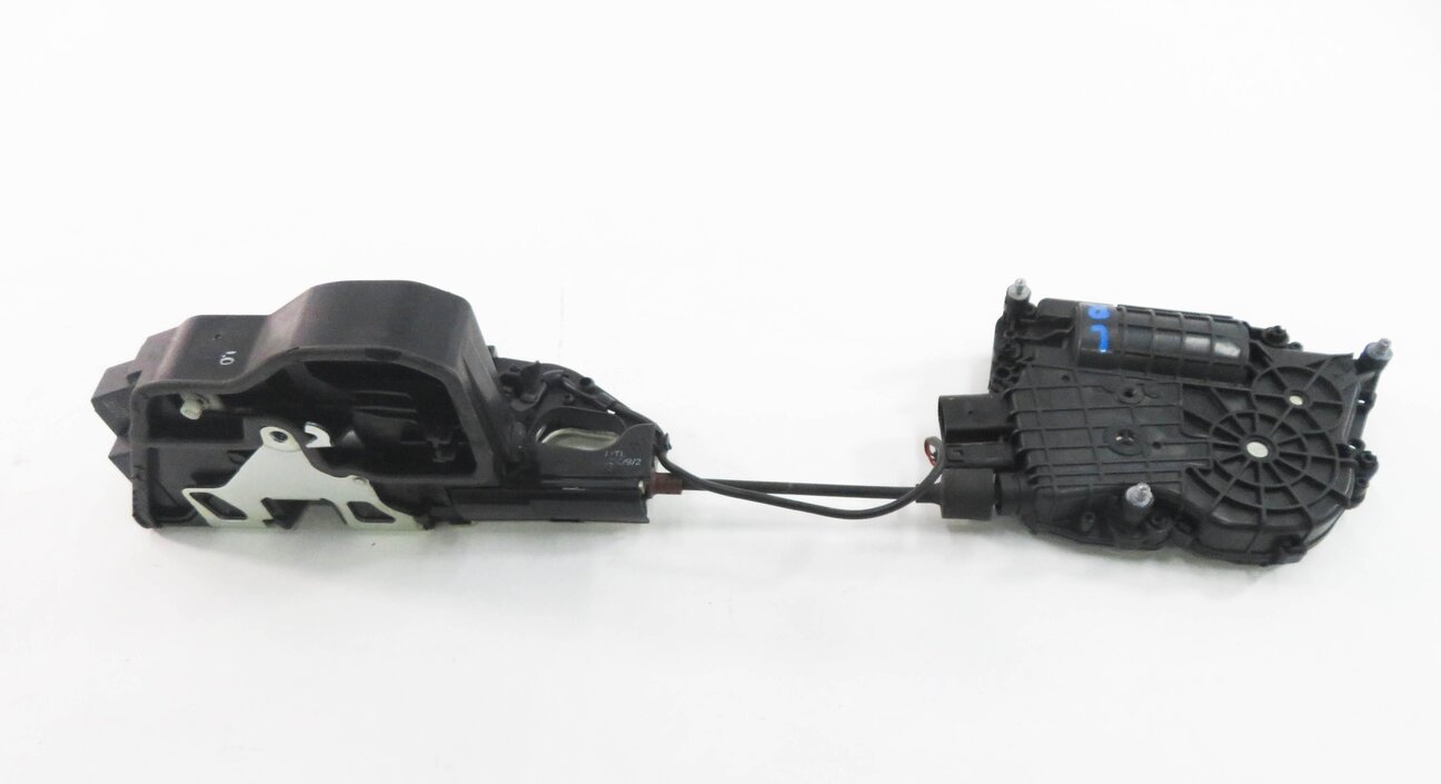 Thumbnail 5: 2011-2015 BMW 740i 750i 760i (F01) LEFT SIDE REAR DOOR LOCK LATCH (SOFT CLOSE)