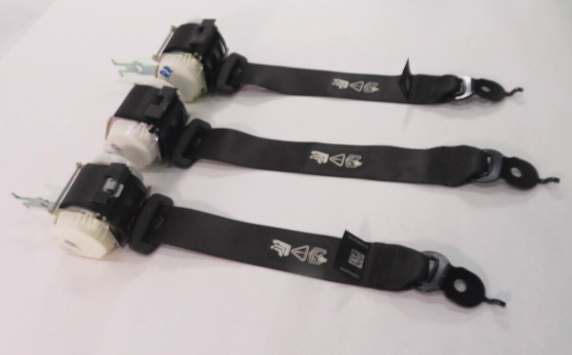 Thumbnail 4: 2010 BMW 750i (F01) REAR SEAT SEATBELT RETRACTOR SET-3 (BLACK)