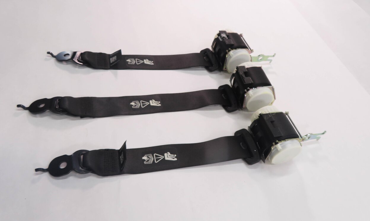 Thumbnail 5: 2010 BMW 750i (F01) REAR SEAT SEATBELT RETRACTOR SET-3 (BLACK)