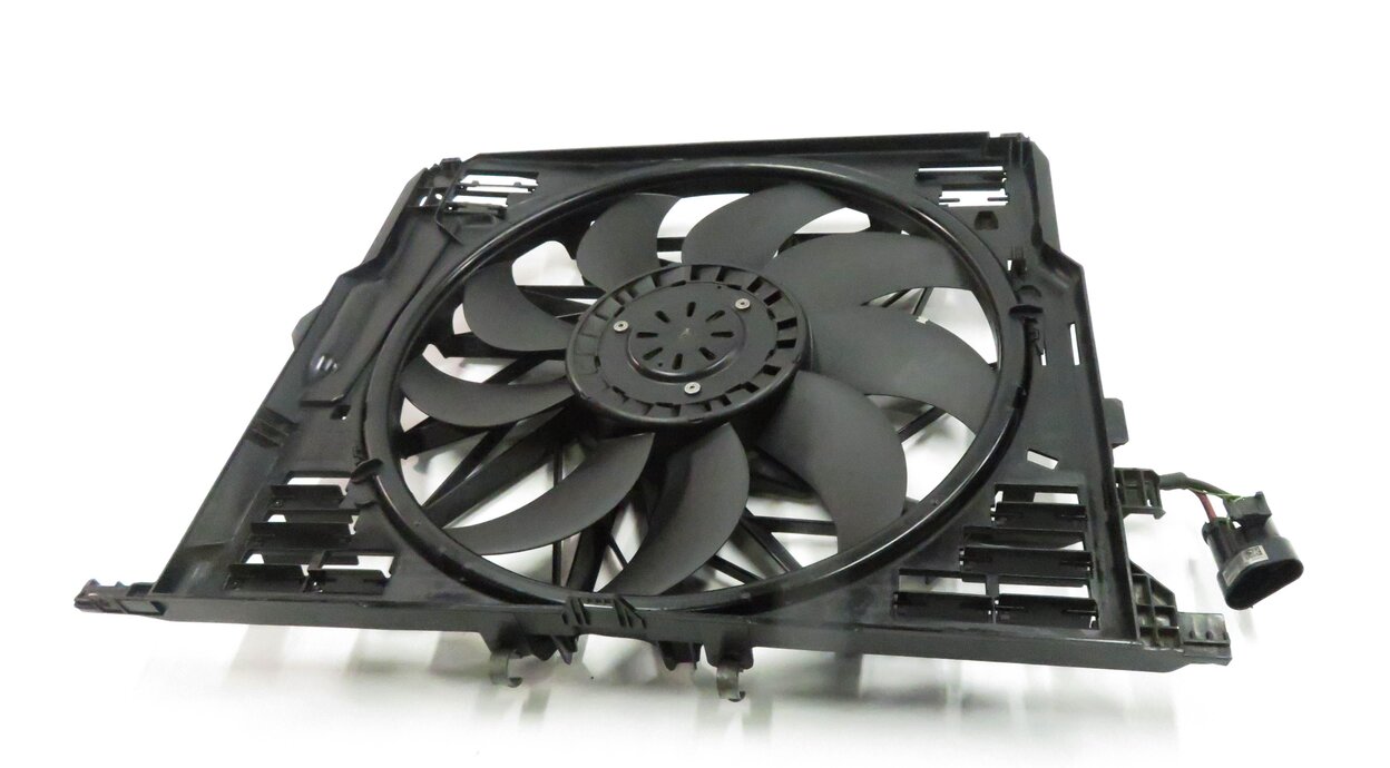 Thumbnail 2: 2010-2018 BMW 550i 550iGT 650i 750i B7 (F01 F06 F10) 850w RADIATOR COOLING FAN