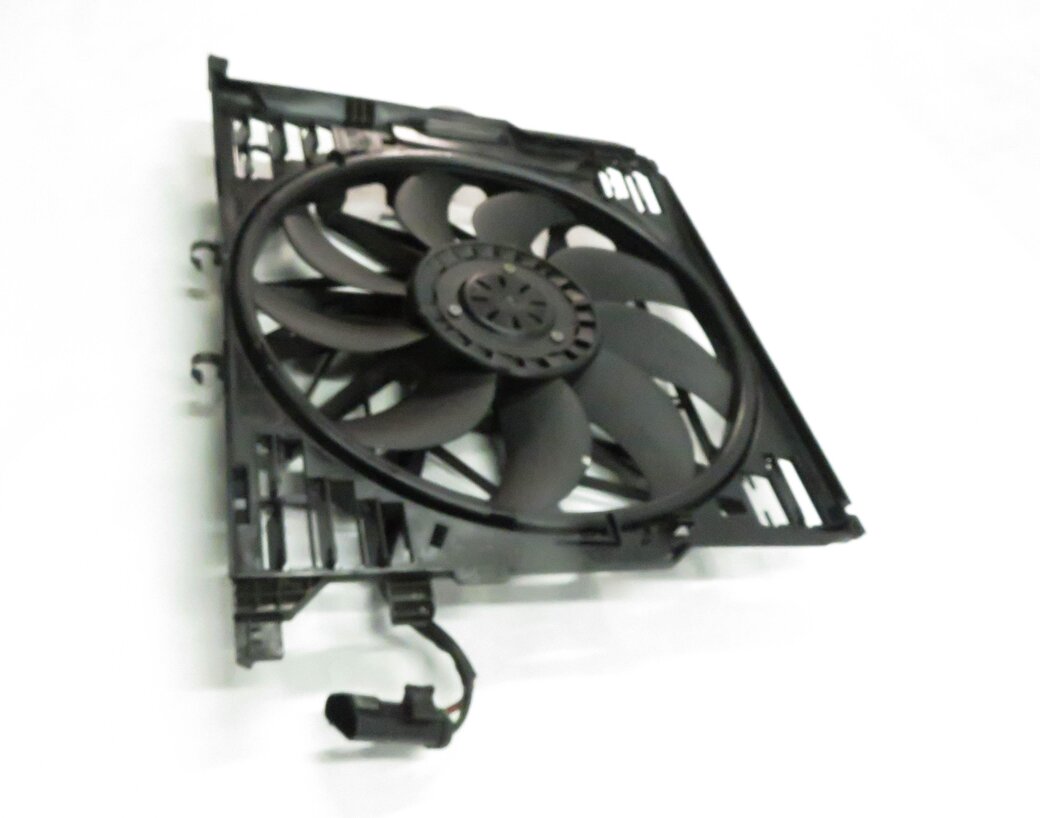 Thumbnail 3: 2010-2018 BMW 550i 550iGT 650i 750i B7 (F01 F06 F10) 850w RADIATOR COOLING FAN