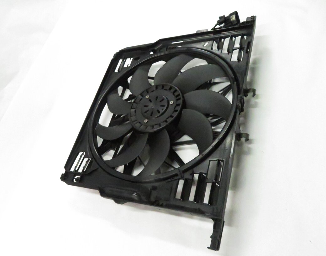 Thumbnail 4: 2010-2018 BMW 550i 550iGT 650i 750i B7 (F01 F06 F10) 850w RADIATOR COOLING FAN