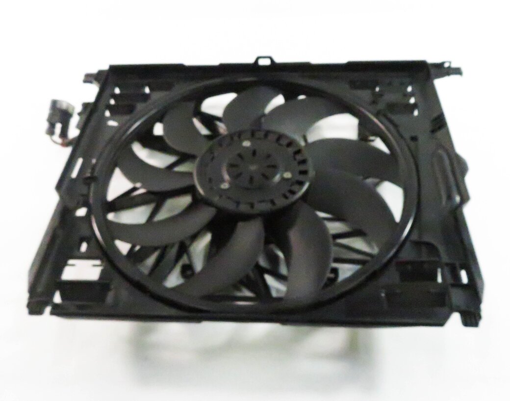 Thumbnail 5: 2010-2018 BMW 550i 550iGT 650i 750i B7 (F01 F06 F10) 850w RADIATOR COOLING FAN