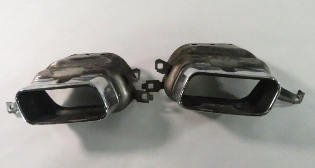 Thumbnail 3: 2010 BMW 750i (F01) EXHAUST TIP SET-2