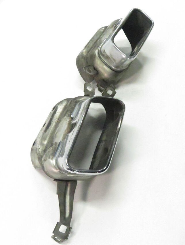 Thumbnail 5: 2010 BMW 750i (F01) EXHAUST TIP SET-2