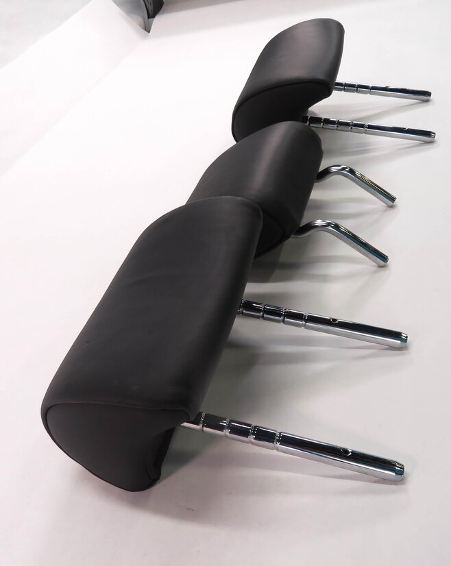 Thumbnail 4: 2010 BMW 750i (F01) REAR SEAT HEADREST SET-3 (BLACK NAPPA LEATHER NASW)