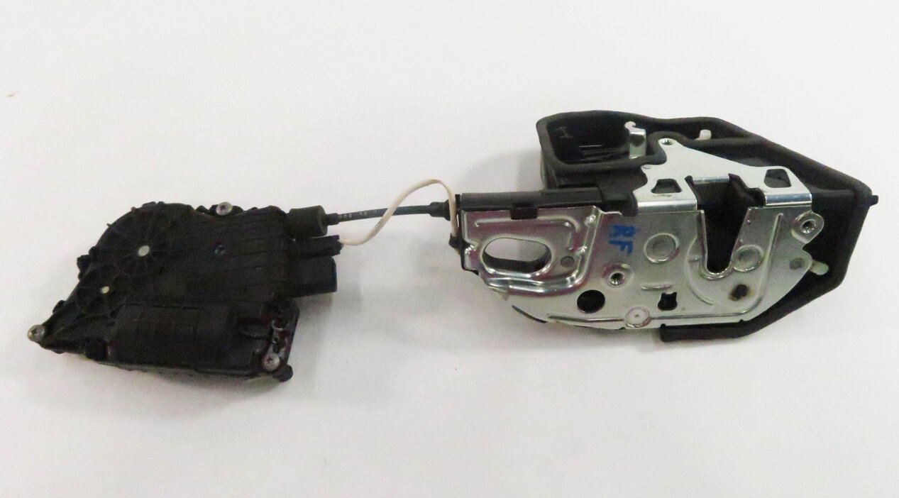 Thumbnail 7: 10-16 BMW 528i 535i 550i 750i 760i (F01 F10) RIGHT FRONT DOOR LATCH (SOFT CLOSE)