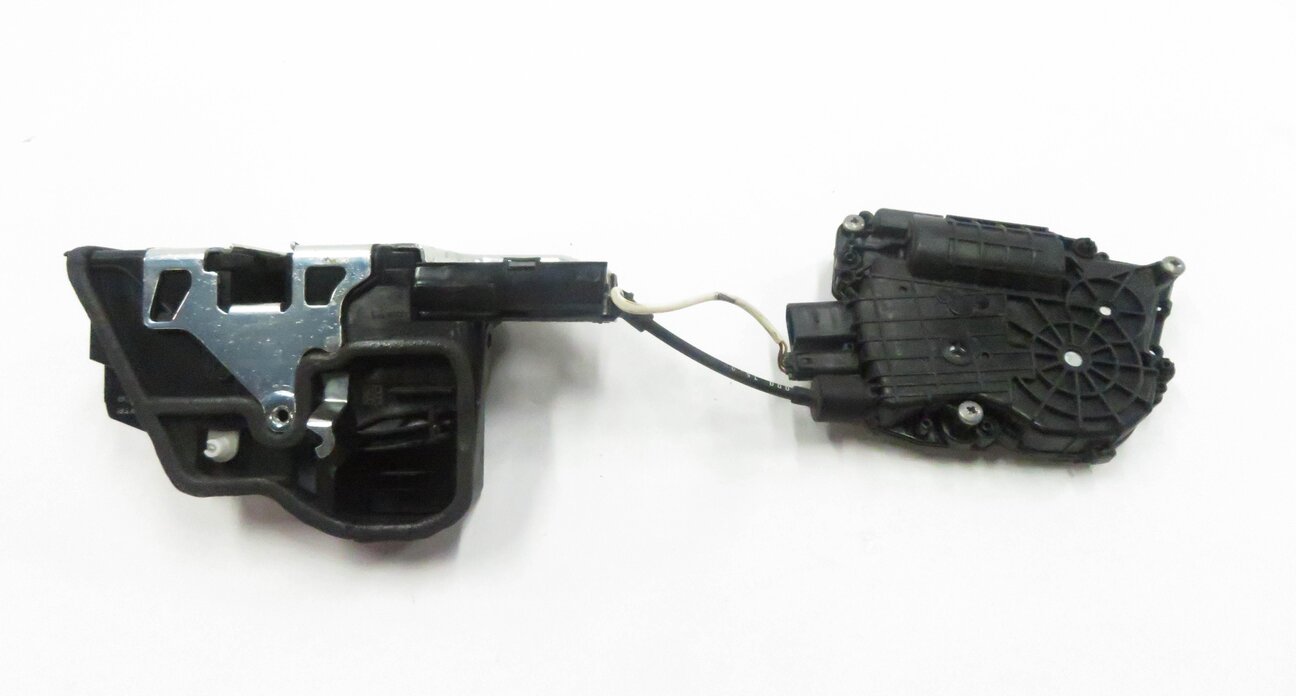 Thumbnail 8: 10-16 BMW 528i 535i 550i 750i 760i (F01 F10) RIGHT FRONT DOOR LATCH (SOFT CLOSE)