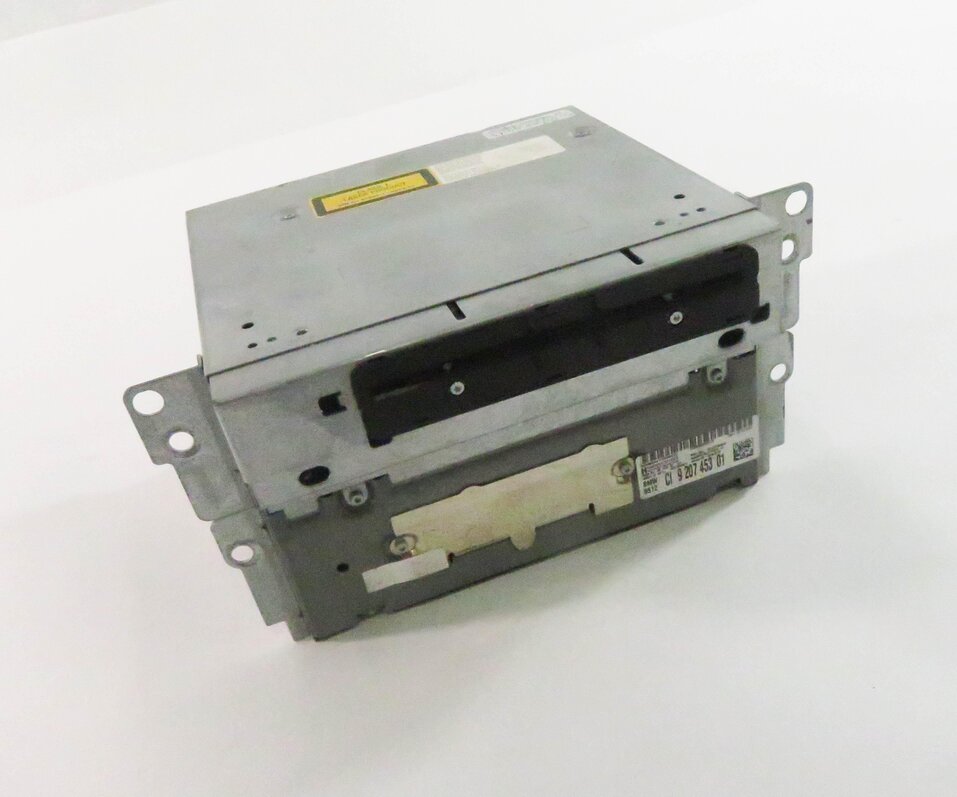 2009-2010 BMW 750i (F01) AM/FM RADIO STEREO RECEIVER CD PLAYER (2-DIN)