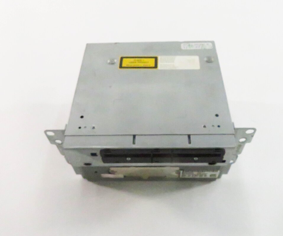 Thumbnail 3: 2009-2010 BMW 750i (F01) AM/FM RADIO STEREO RECEIVER CD PLAYER (2-DIN)