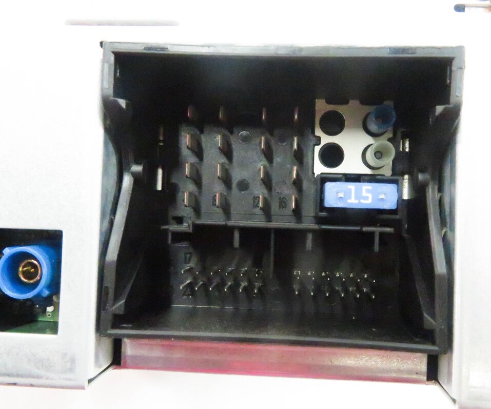 Thumbnail 9: 2009-2010 BMW 750i (F01) AM/FM RADIO STEREO RECEIVER CD PLAYER (2-DIN)