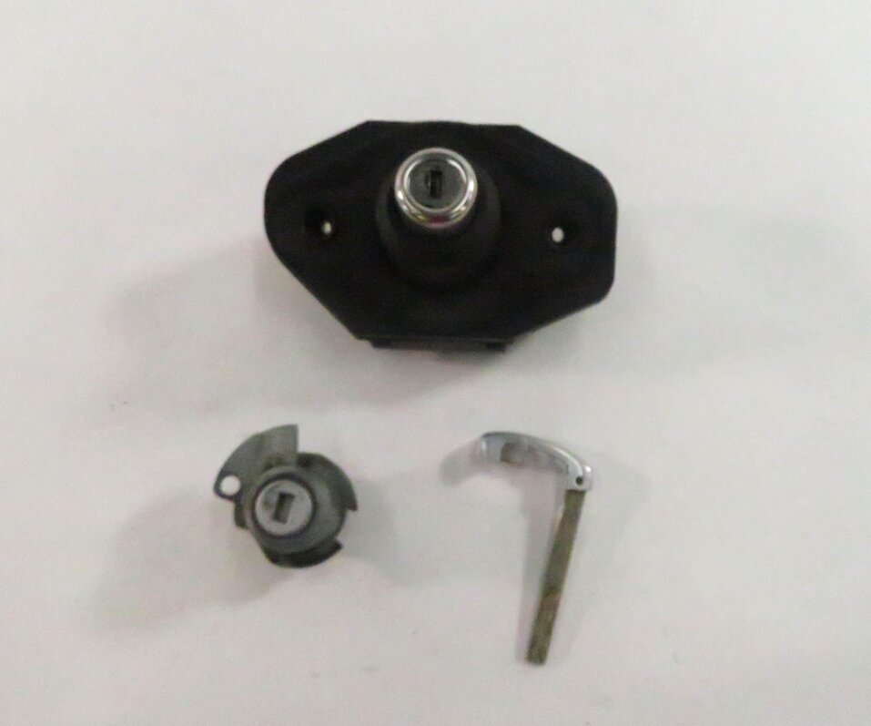 Thumbnail 3: 2009 BMW 750i (F01) DRIVER DOOR LOCK CYLINDER / TRUNK LOCK CYLINDER KEY SET-3