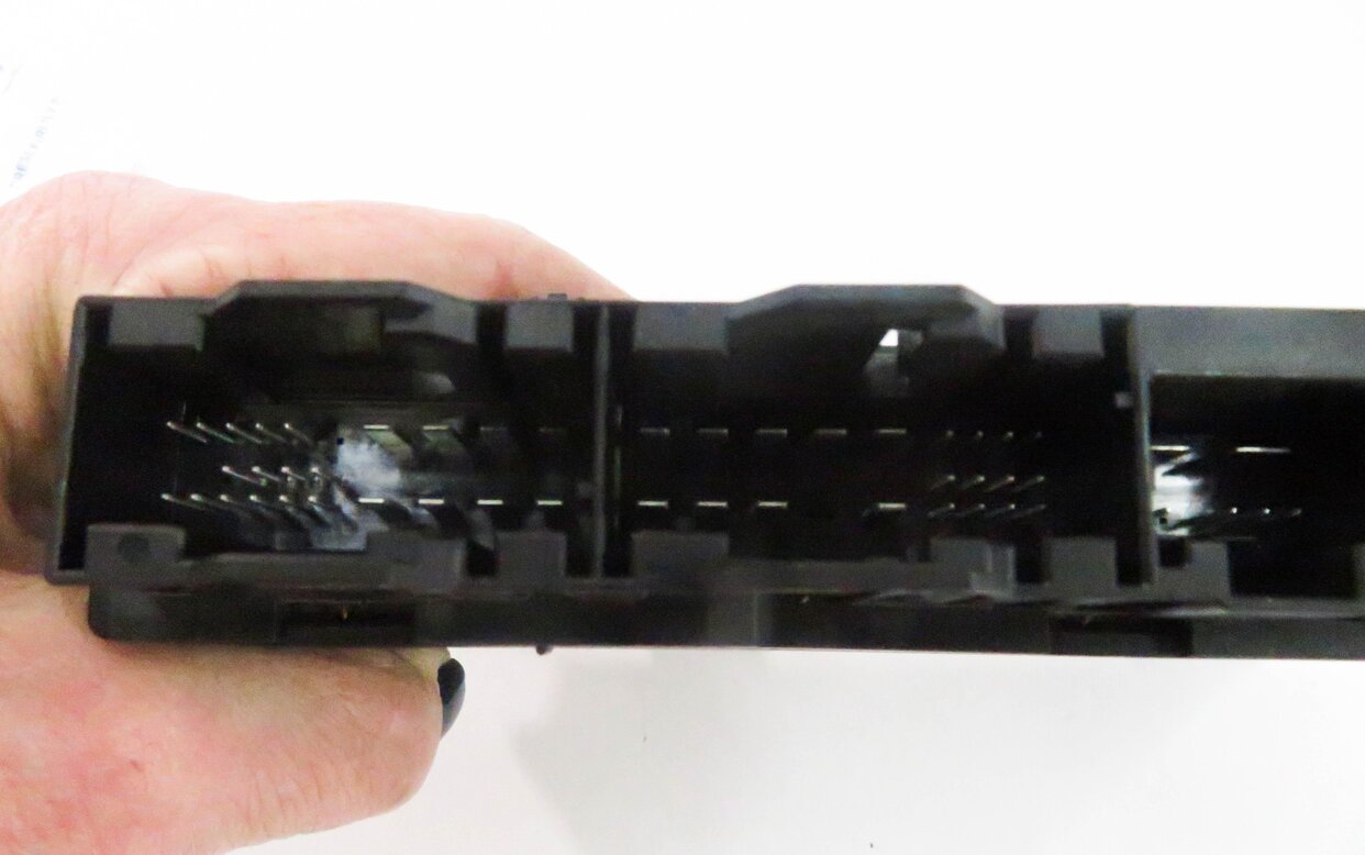 Thumbnail 8: 2009 BMW 750i (F01) LEFT FRONT DRIVER SEAT CONTROL MODULE