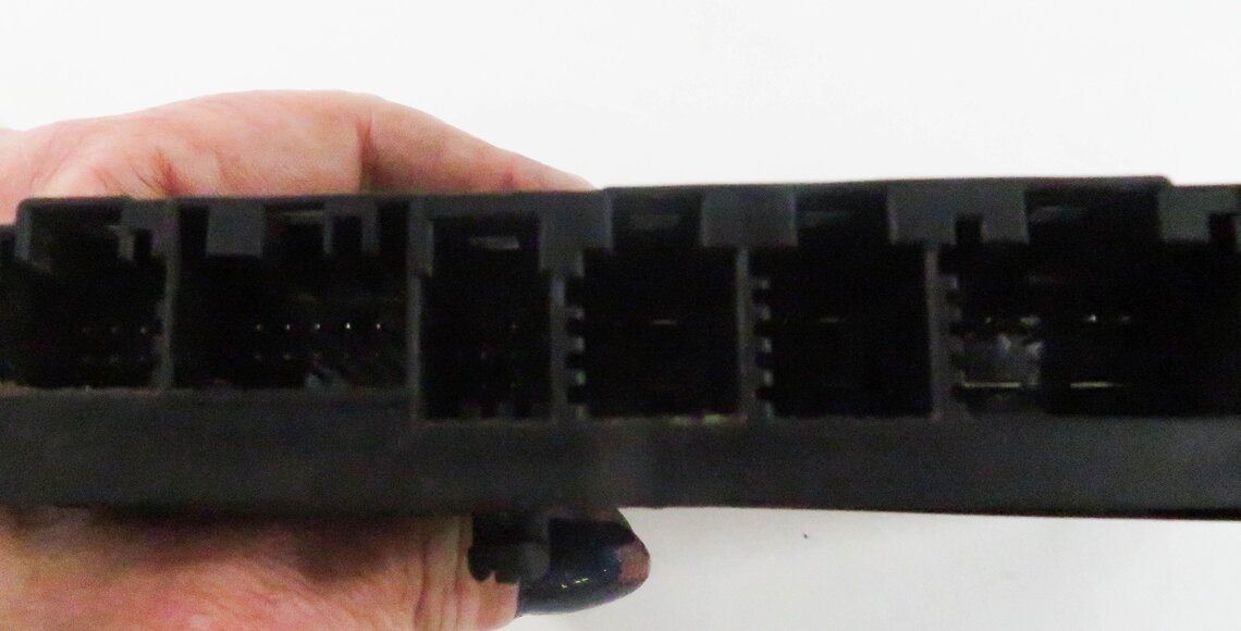 Thumbnail 9: 2009 BMW 750i (F01) LEFT FRONT DRIVER SEAT CONTROL MODULE