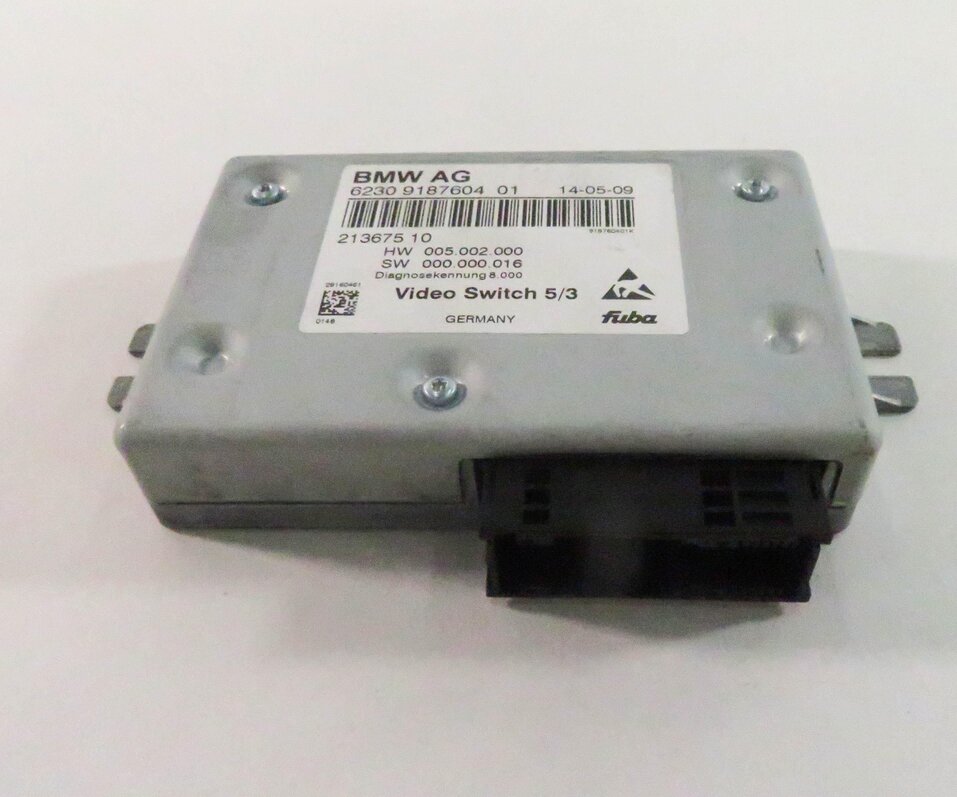 Thumbnail 2: 2009 BMW 750i (F01) REAR ENTERTAINMENT VIDEO SWITCH CONTROL MODULE