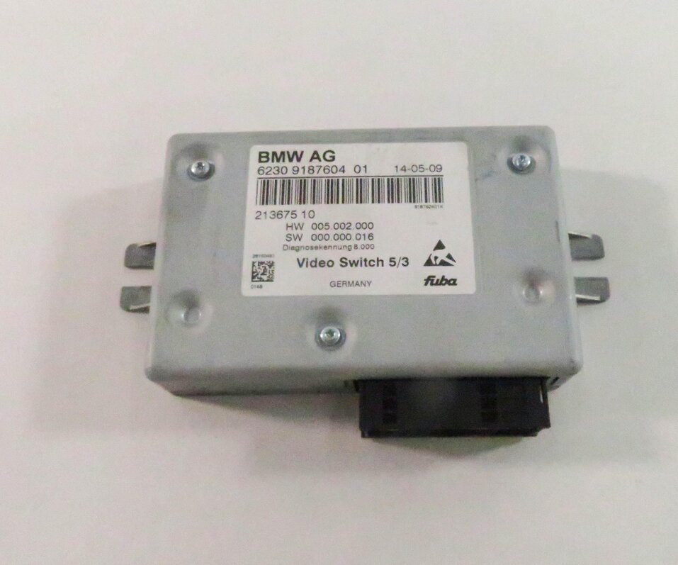 Thumbnail 3: 2009 BMW 750i (F01) REAR ENTERTAINMENT VIDEO SWITCH CONTROL MODULE
