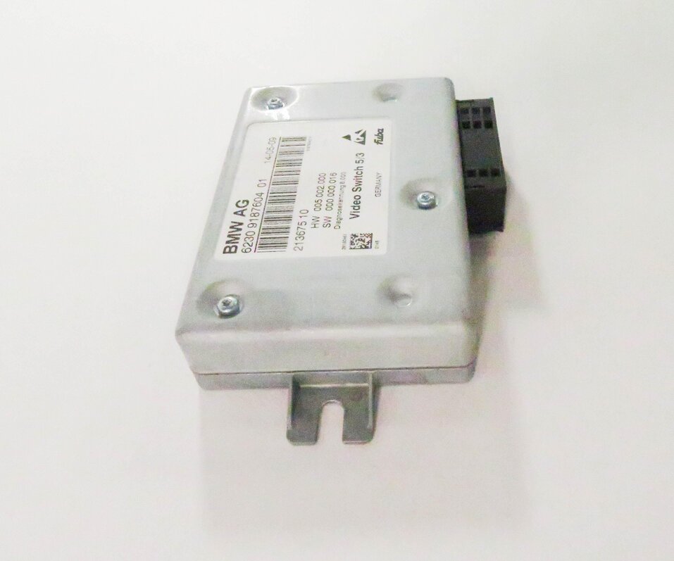 Thumbnail 4: 2009 BMW 750i (F01) REAR ENTERTAINMENT VIDEO SWITCH CONTROL MODULE