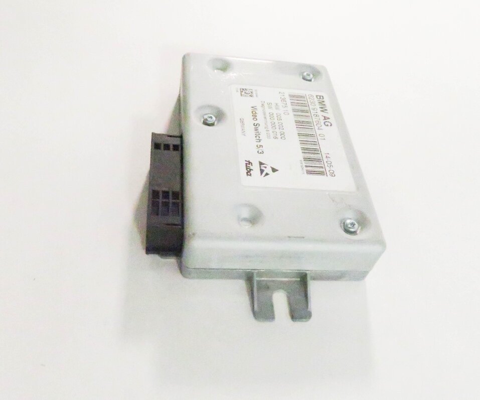 Thumbnail 5: 2009 BMW 750i (F01) REAR ENTERTAINMENT VIDEO SWITCH CONTROL MODULE