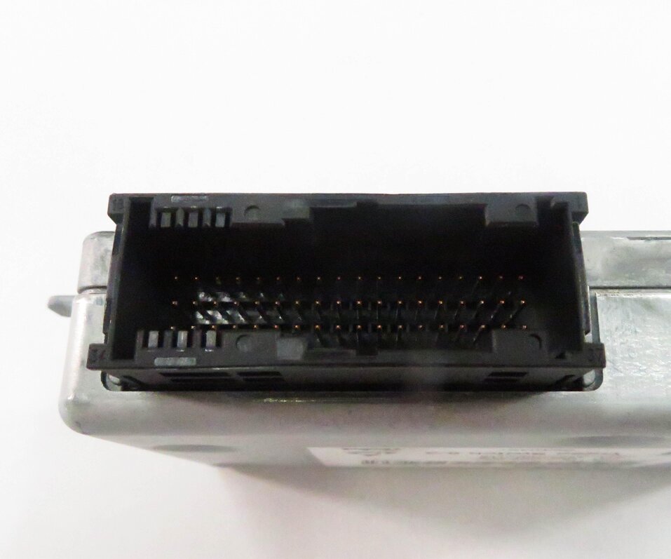 Thumbnail 9: 2009 BMW 750i (F01) REAR ENTERTAINMENT VIDEO SWITCH CONTROL MODULE