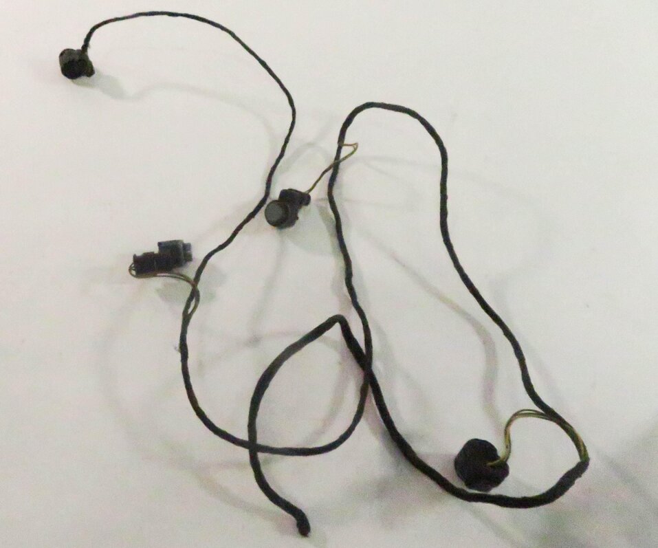 Thumbnail 2: 2009 BMW 750i (F01) REAR PDC PARK DISTANCE SENSOR SET w/ HARNESS (SPACE GRAY)
