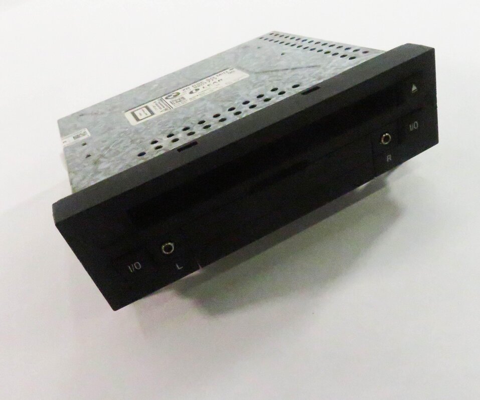 09-11 BMW 535iGT 550iGT 740i 750i 760i (F01 F02 F07) REAR DVD VIDEO DISC PLAYER