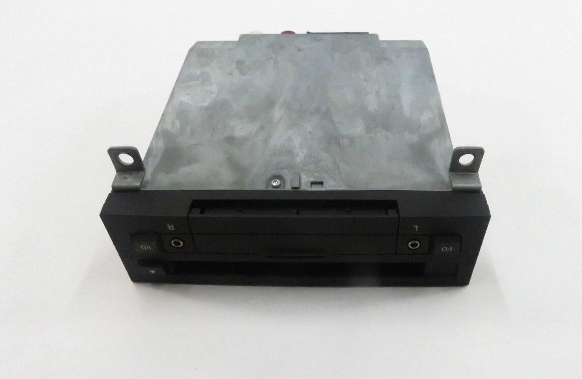 Thumbnail 13: 09-11 BMW 535iGT 550iGT 740i 750i 760i (F01 F02 F07) REAR DVD VIDEO DISC PLAYER