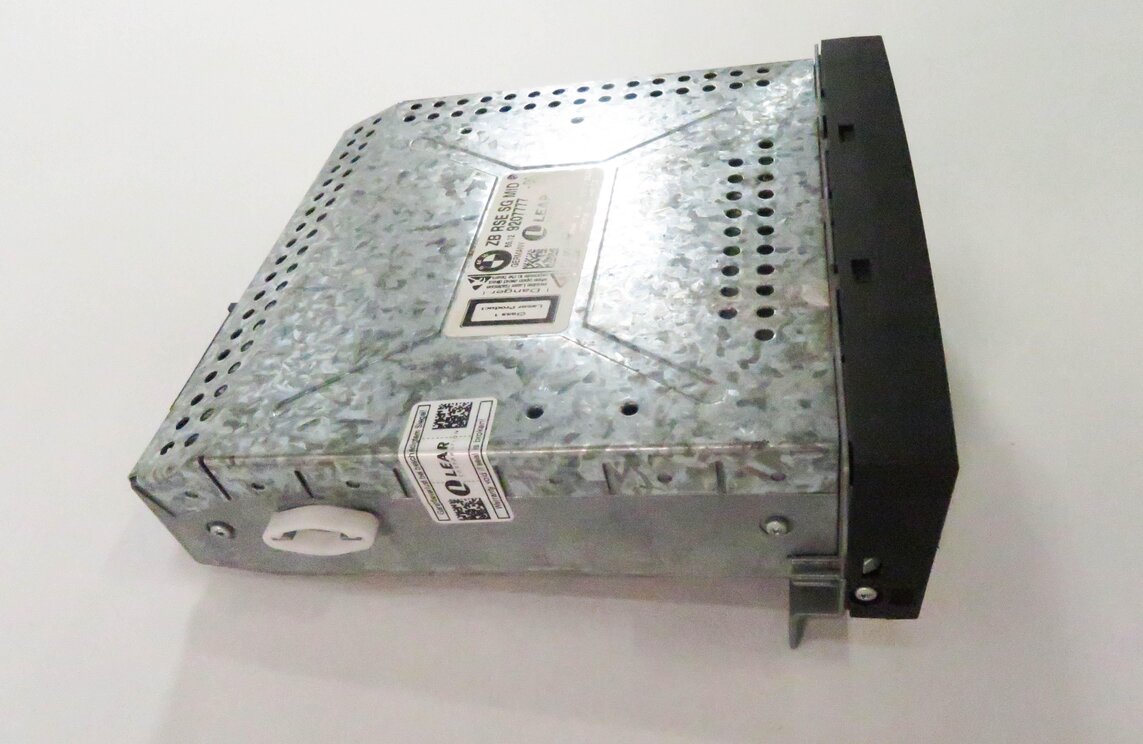 Thumbnail 9: 09-11 BMW 535iGT 550iGT 740i 750i 760i (F01 F02 F07) REAR DVD VIDEO DISC PLAYER