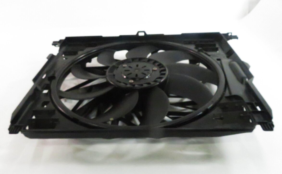 Thumbnail 5: 2010-2018 BMW 550i 550iGT 650i 750i B7 (F01 F06 F10) 850w RADIATOR COOLING FAN