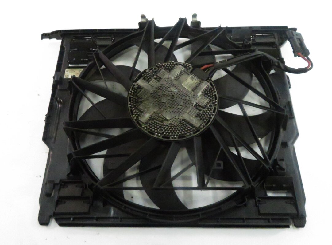 Thumbnail 8: 2010-2018 BMW 550i 550iGT 650i 750i B7 (F01 F06 F10) 850w RADIATOR COOLING FAN