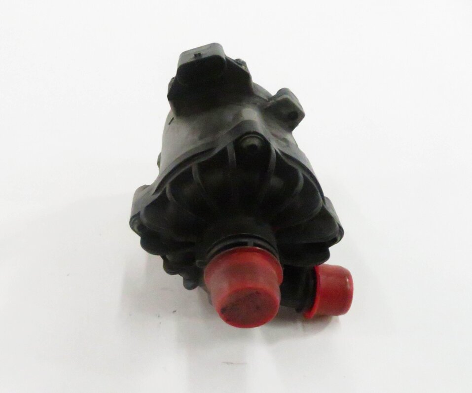 Thumbnail 2: 2009 BMW 750i (F01) 4.4L N63 V8 ENGINE - SECONDARY AUX AUXILIARY WATER PUMP