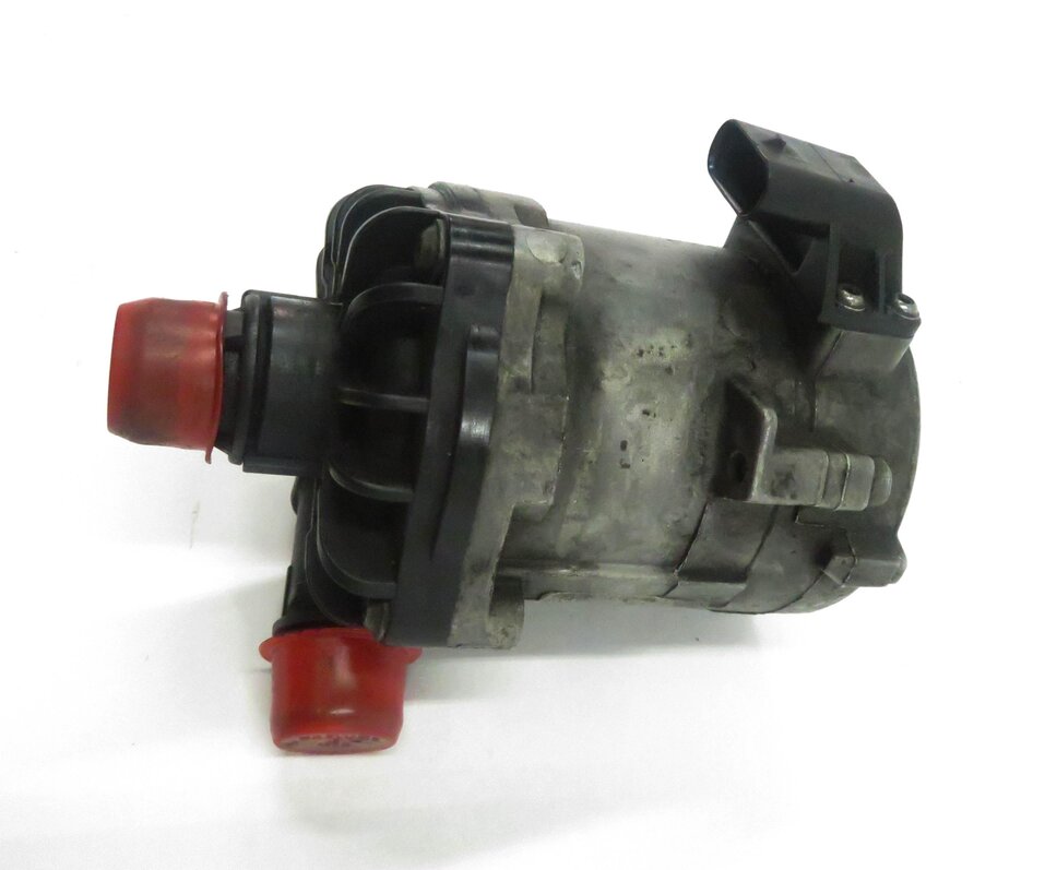 Thumbnail 3: 2009 BMW 750i (F01) 4.4L N63 V8 ENGINE - SECONDARY AUX AUXILIARY WATER PUMP