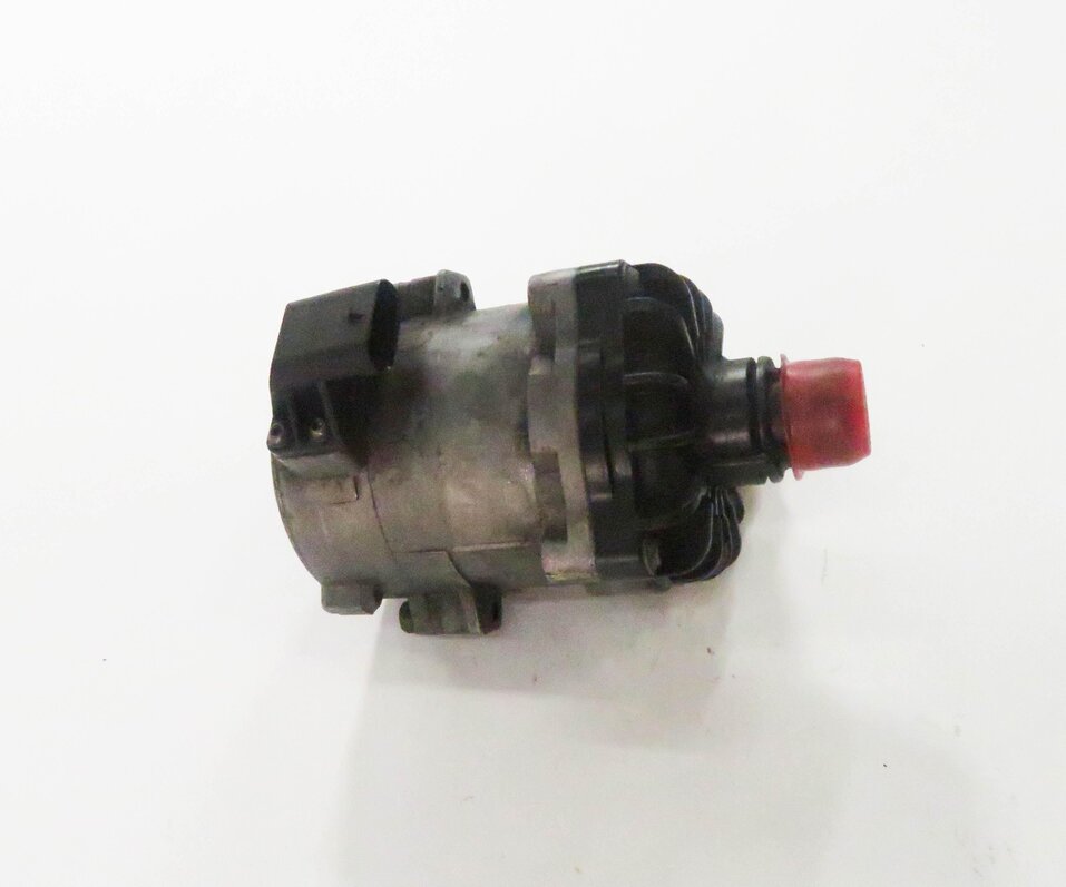 Thumbnail 4: 2009 BMW 750i (F01) 4.4L N63 V8 ENGINE - SECONDARY AUX AUXILIARY WATER PUMP