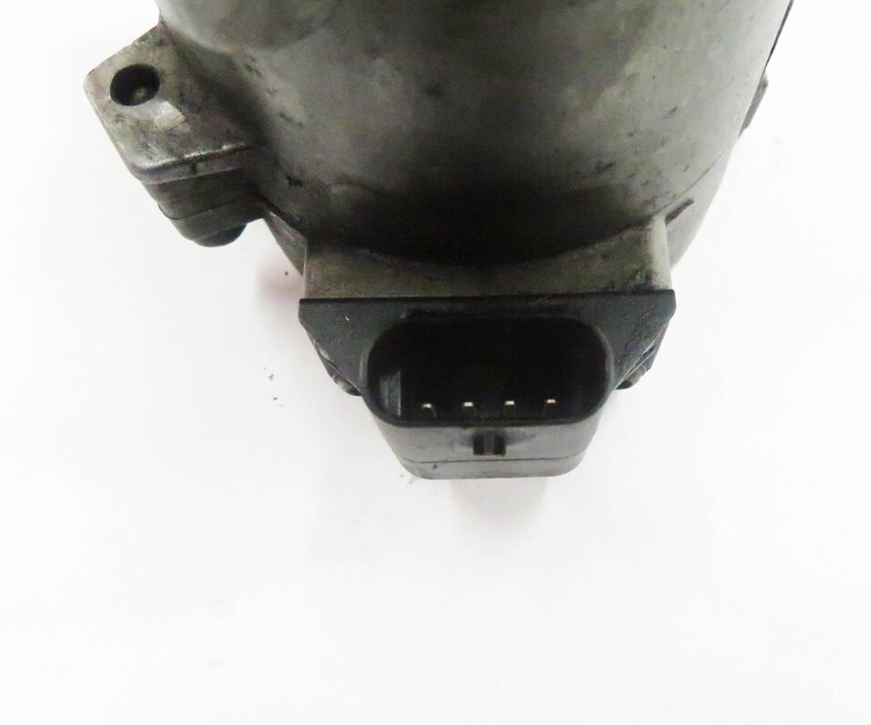 Thumbnail 7: 2009 BMW 750i (F01) 4.4L N63 V8 ENGINE - SECONDARY AUX AUXILIARY WATER PUMP